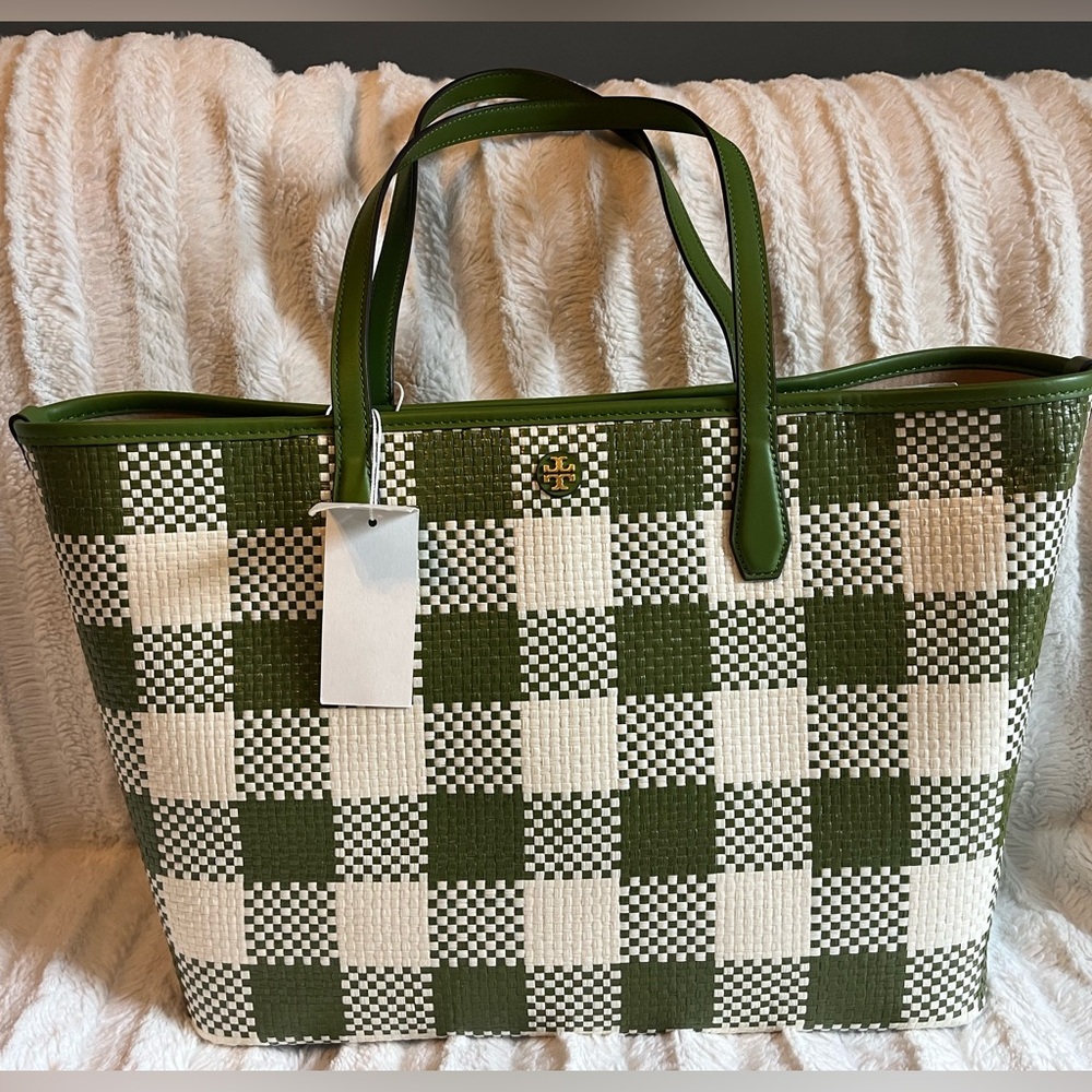 TORY BURCH Blake Straw Tote NWT. 16x11x6 with 9 inch handles.